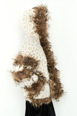 ABRIGO COYOTE PLUMAS BLANCO