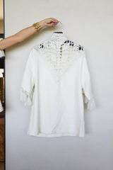 CAMISETA CUELLO GANCHILLO