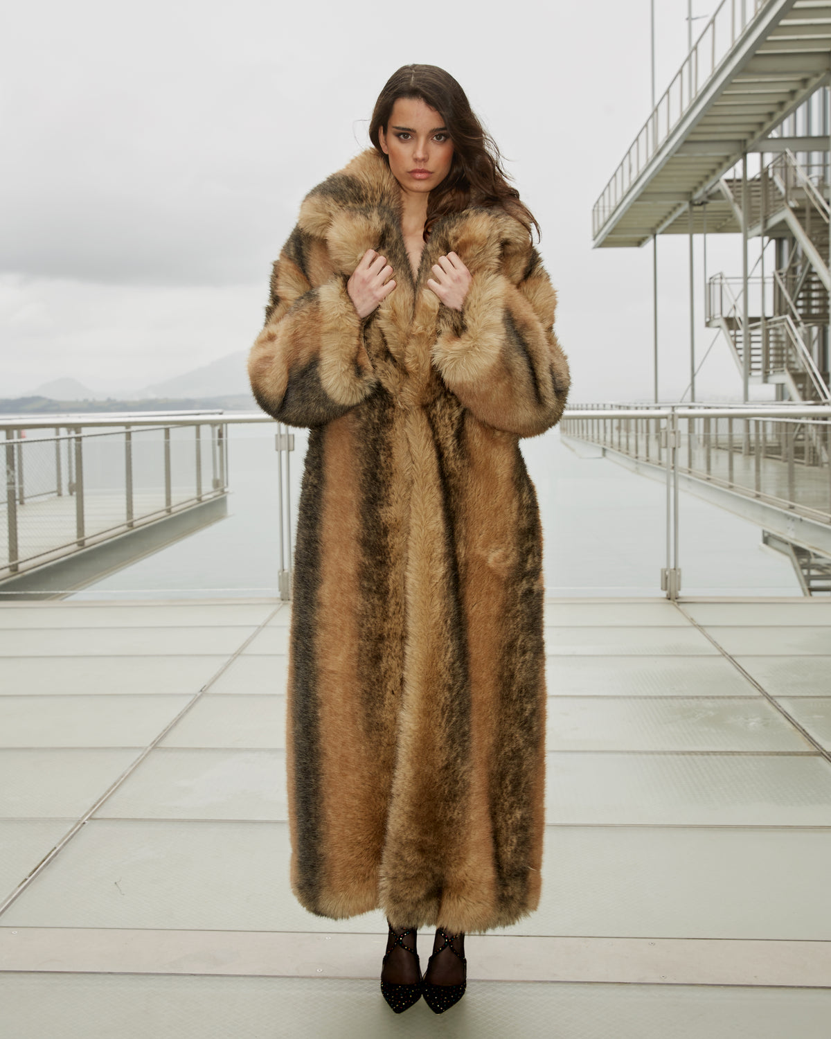 Abrigo Pelo Abrigos Mujer En Bershka Pelo Capucha Bershka