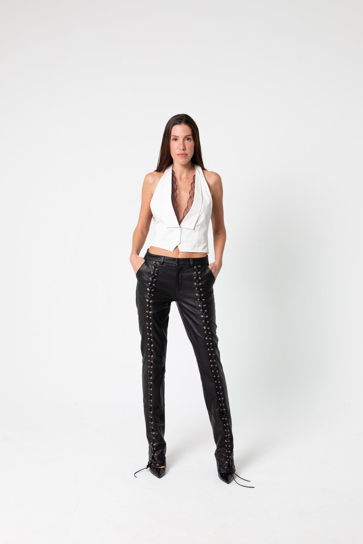 PANTALONES CUERO CORDONES