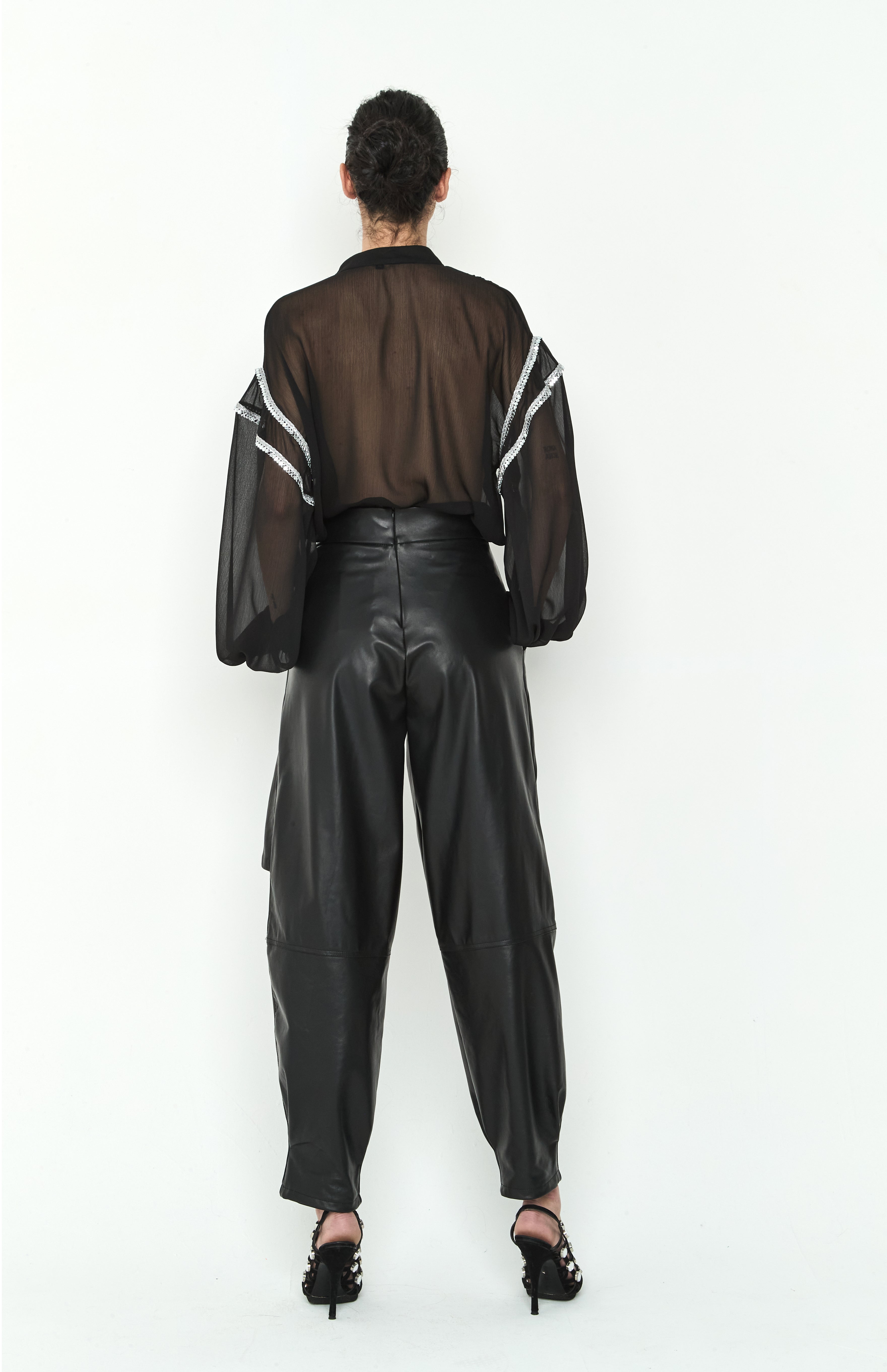 PANTALÓN CUERO