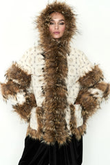 ABRIGO COYOTE PLUMAS BLANCO