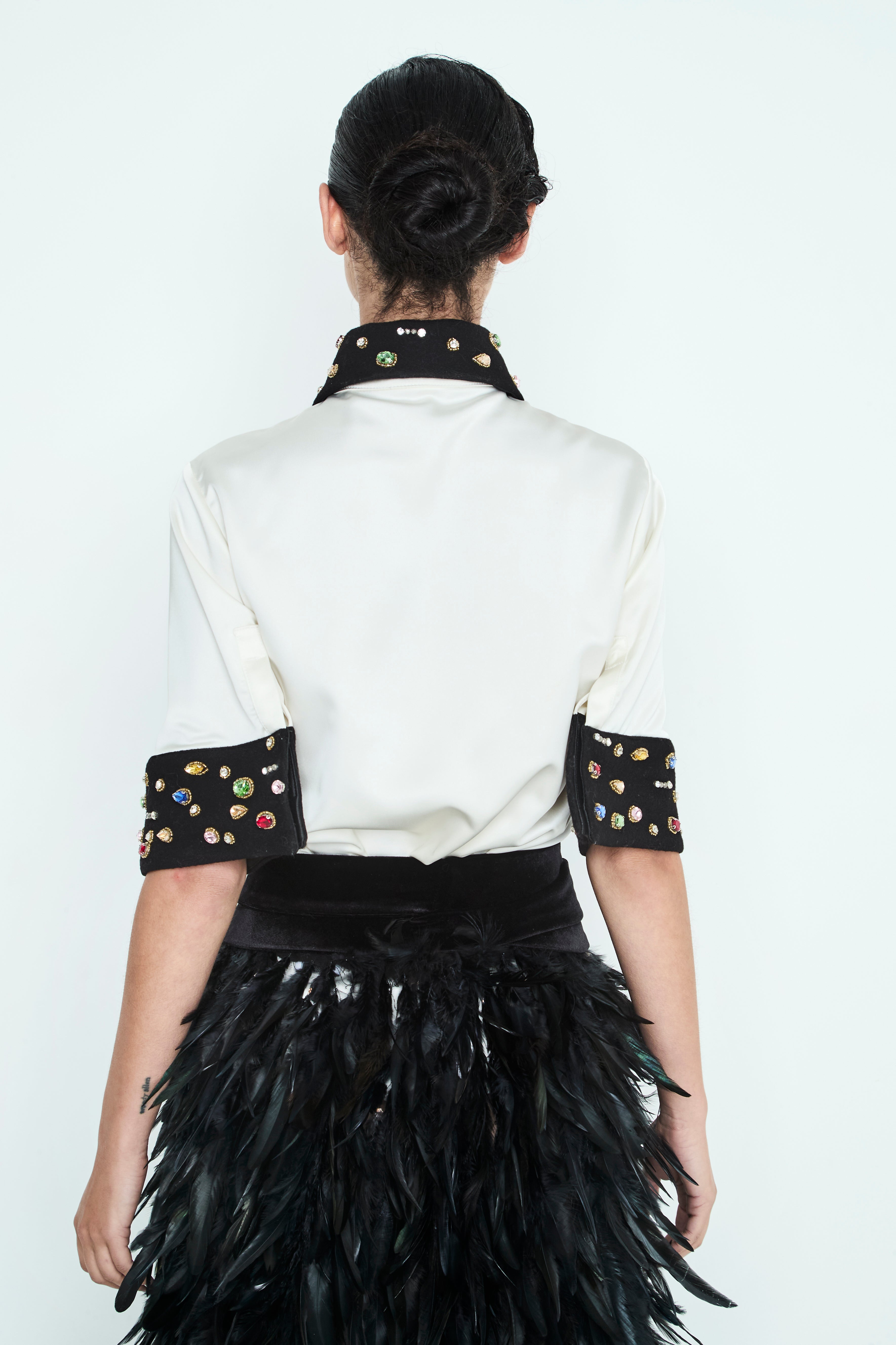 CAMISA BLANCA CON PIEDRAS