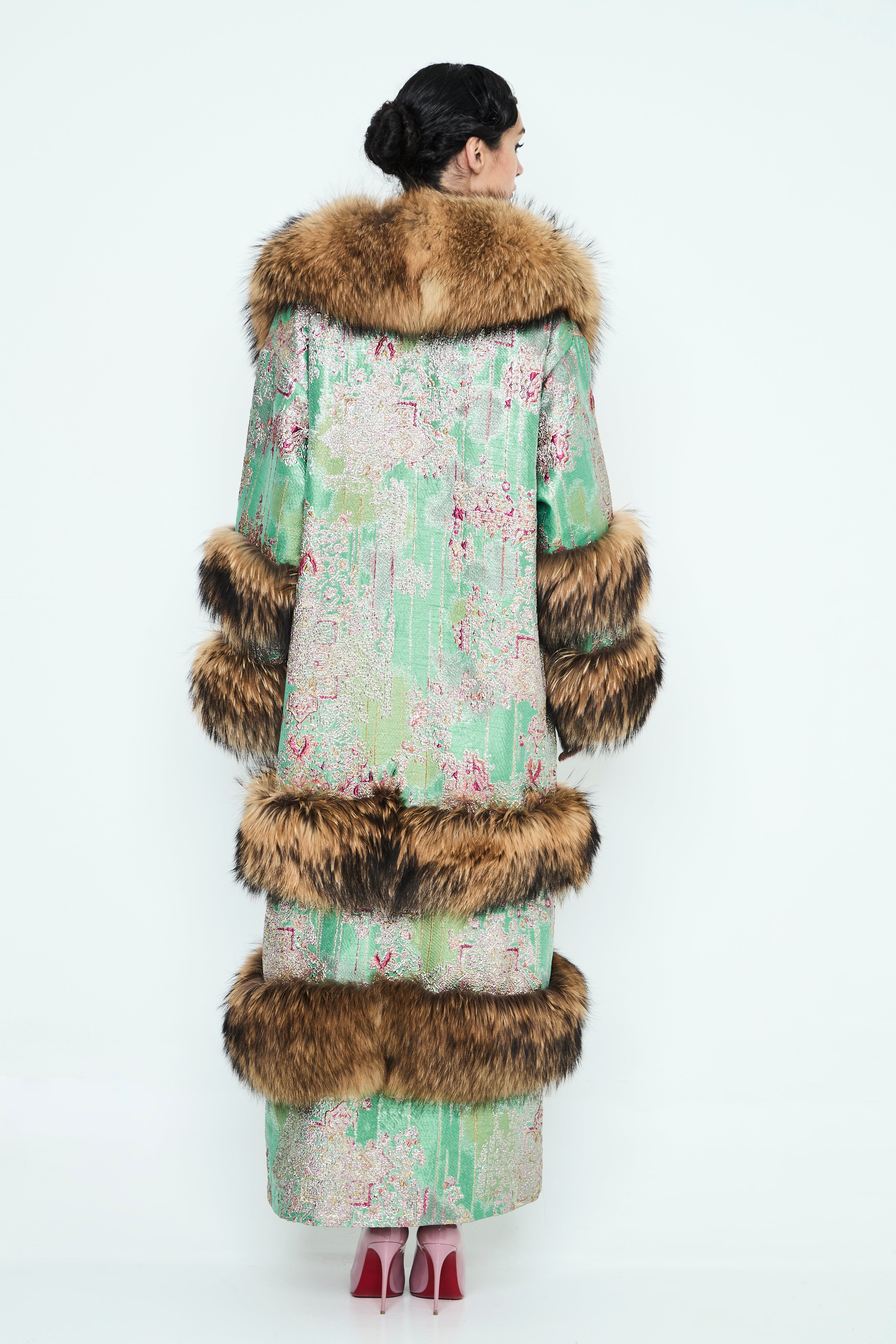ABRIGO JACQUARD CON PELO