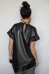 CAMISETA METÁLICA FLECOS