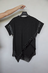 CAMISETA NEGRA FLECOS
